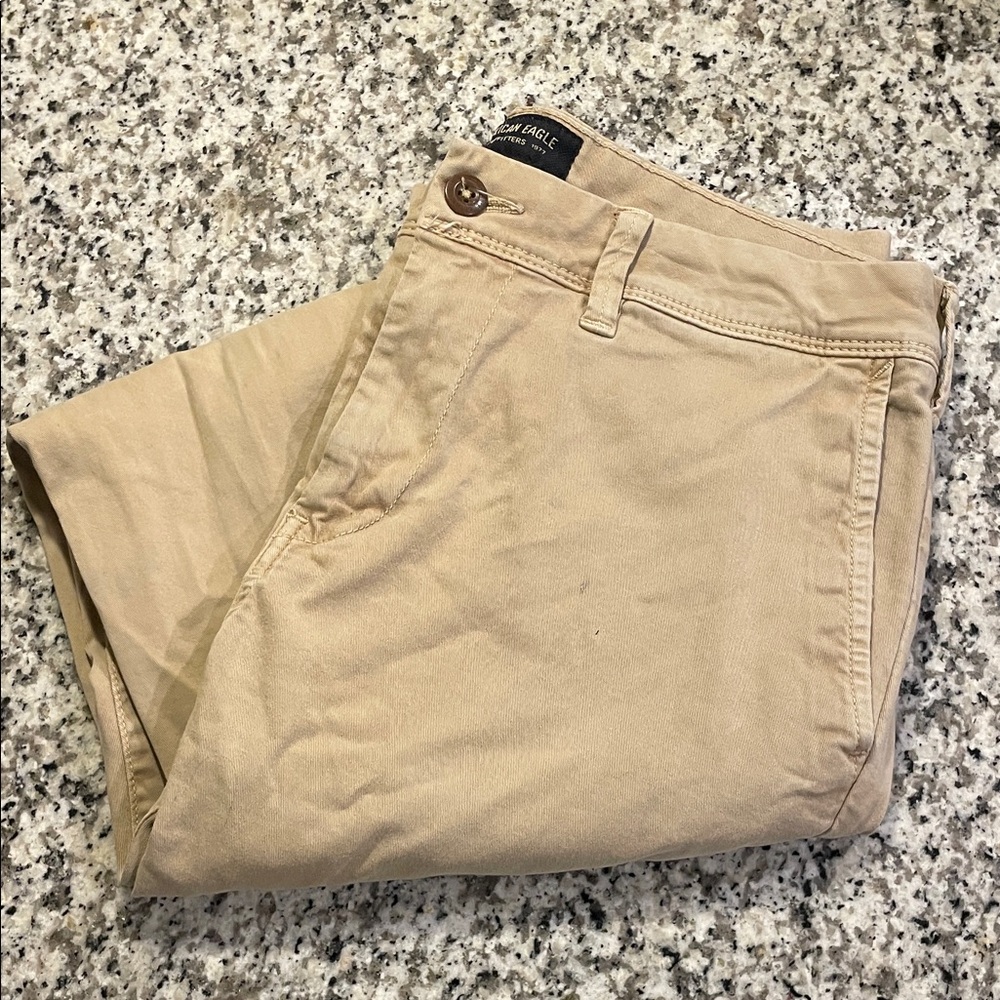 American Eagle Outfitters Khaki Pants 32x34